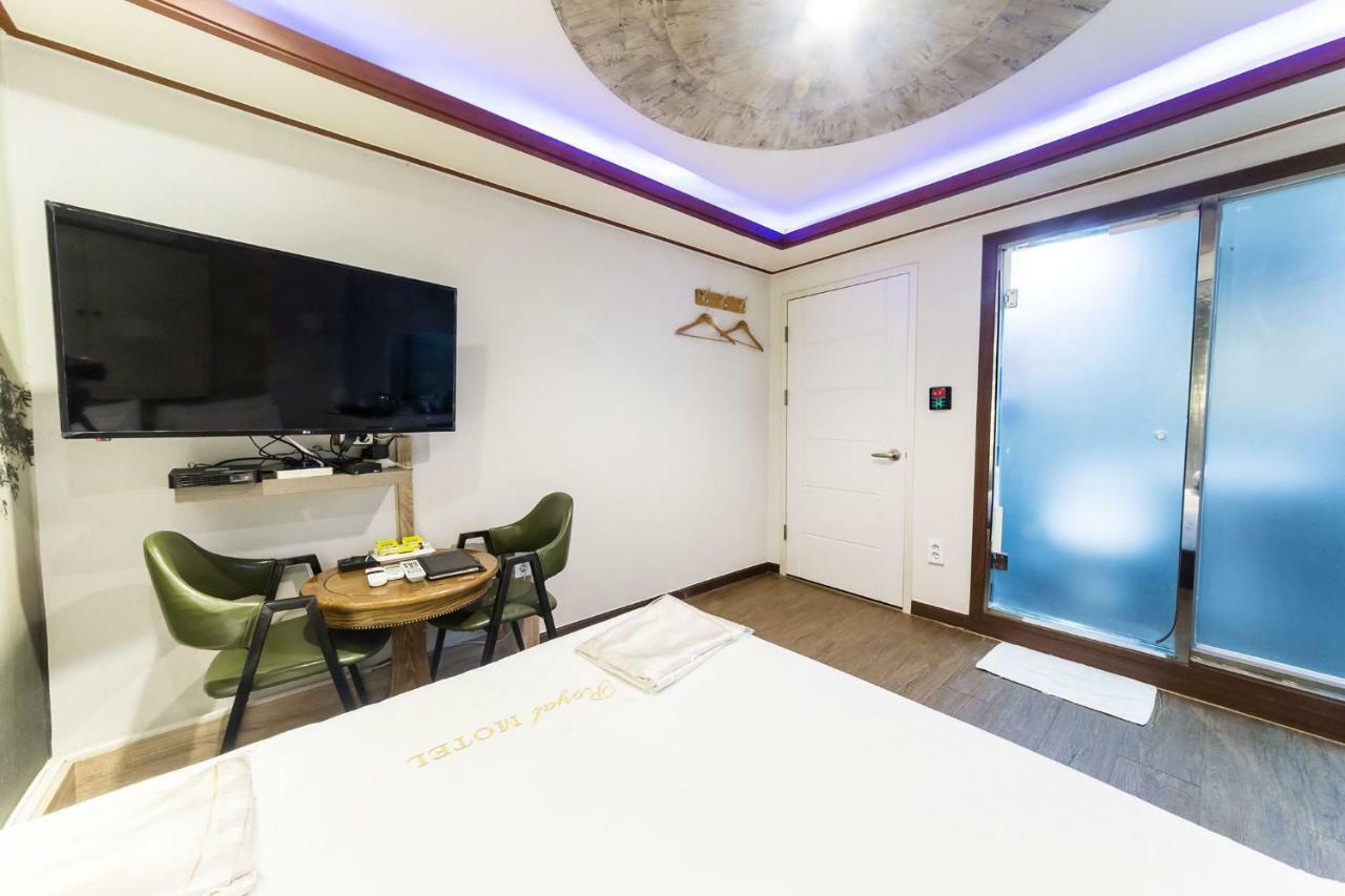 Pocheon Royal Hotell Exteriör bild