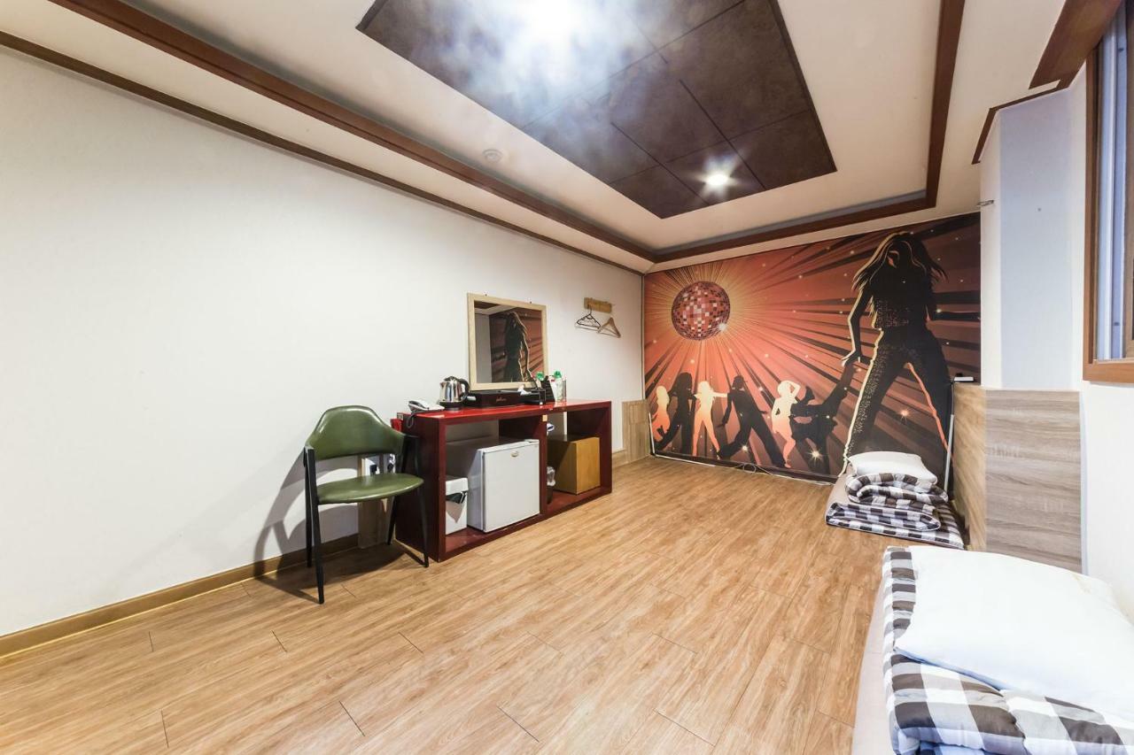 Pocheon Royal Hotell Exteriör bild