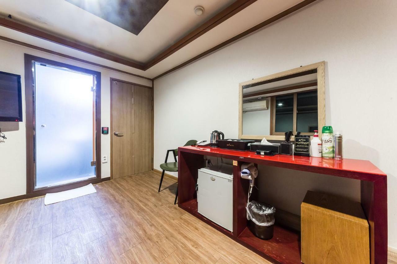 Pocheon Royal Hotell Exteriör bild